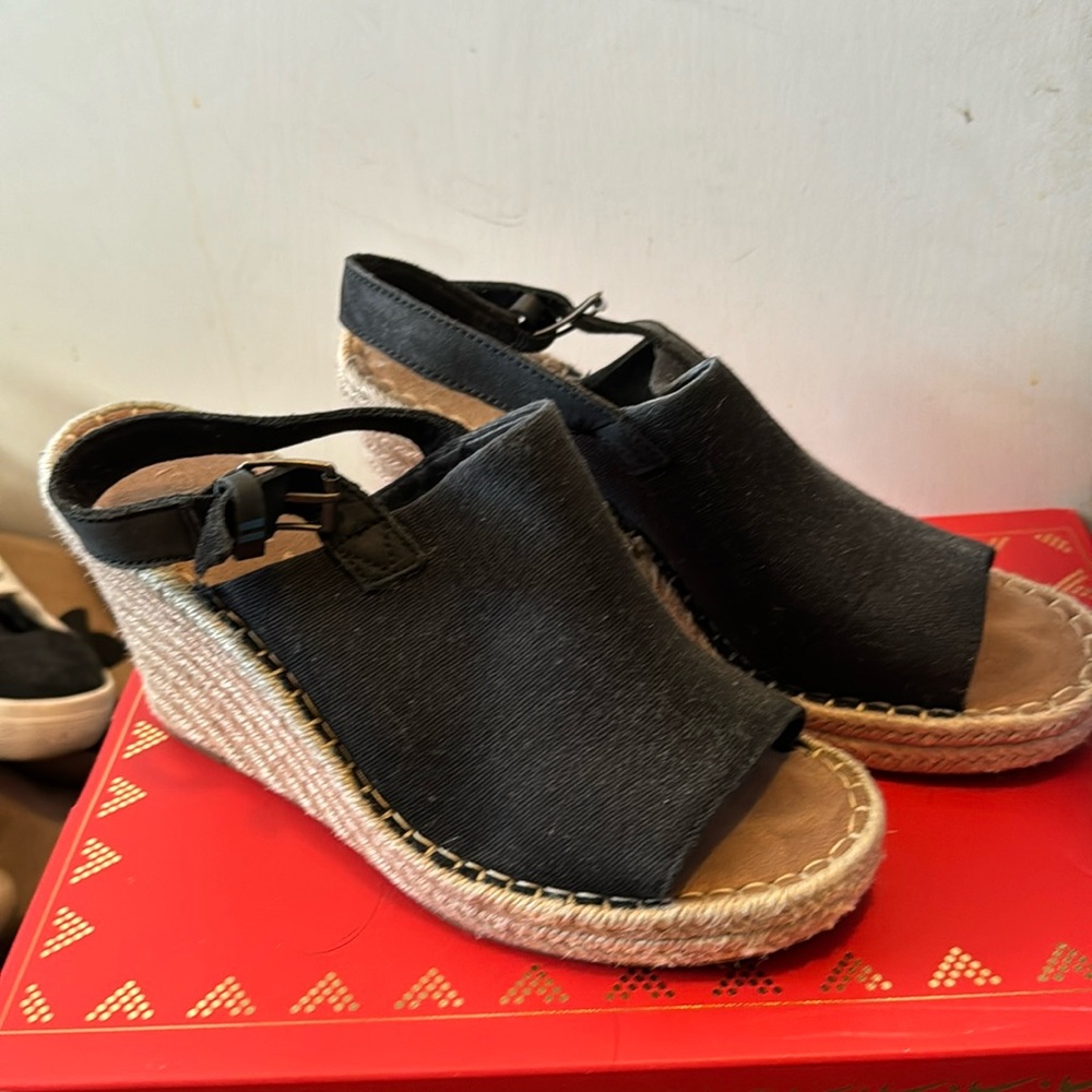 Tom’s size 9 wedge/esparilles, gently used
